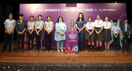 आईसीसी विमेंस क्रिकेट वर्ल्ड कप 2025 ट्रॉफी टूर ने मुंबई के फैंस को प्रेरित किया