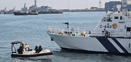 भारतीय तटरक्षक बल ने कर्नाटक तट पर क्षेत्रीय खोज एवं बचाव अभ्यास का किया आयोजन