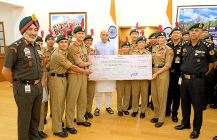 एनसीसी कैडेट्स ने किया माउंट एवरेस्ट फतह, रक्षा मंत्री राजनाथ सिंह ने दिए 10 लाख रुपए