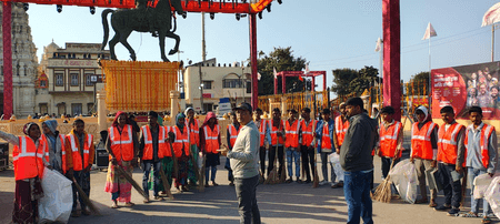 पीएम मोदी की यात्रा : प्रशासन और सफाई कर्मचारी सोमनाथ की स्वच्छता में दे रहे हैं अतुल्य योगदान