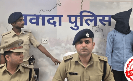 बिहार: नवादा में पुलिस छापे के दौरान एके-47 और दो राइफल बरामद