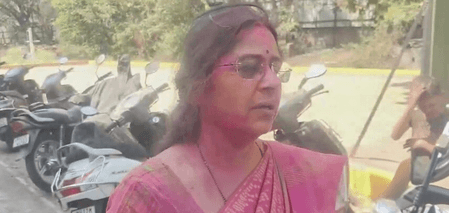 जीवन में भरे खुशियों के रंग, अनाथ बच्चों संग भाजपा सांसद ने मनाई होली