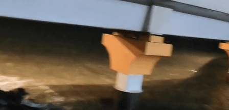 मुंबई: कोस्टल रोड पर तेज रफ्तार कार समुद्र में गिरी, ड्राइवर सुरक्षित