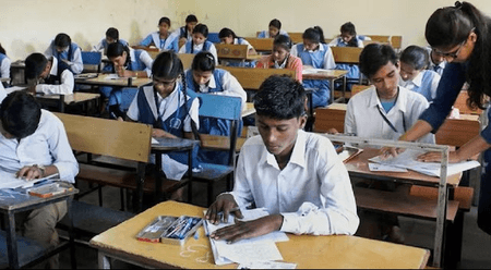 झारखंड में मैट्रिक और इंटर की परीक्षाएं शुरू, 7.58 लाख छात्र-छात्राएं हो रहे शामिल