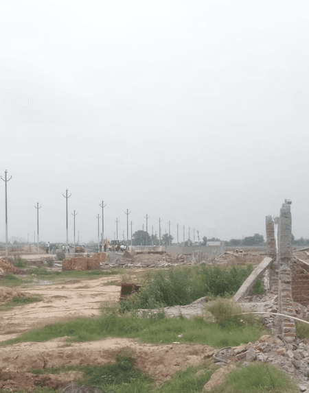 ग्रेटर नोएडा: अवैध अतिक्रमण पर चला बुलडोजर, 100 करोड़ की जमीन मुक्त