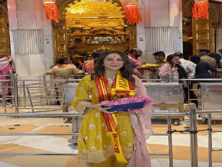 'दे दे प्यार दे 2' के रिलीज से पहले सिद्धिविनायक मंदिर पहुंची रकुल प्रीत