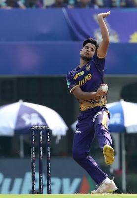 जम्मू-कश्मीर छोड़ अगला घरेलू सत्र बड़ौदा से खेलेंगे रसिख सलाम