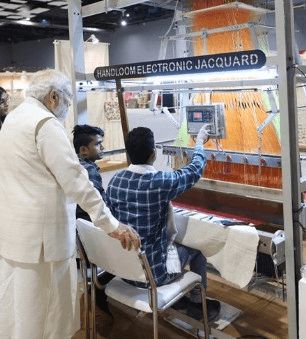स्वदेशी आंदोलन से लेकर विकसित भारत तक, हथकरघा बना आत्मनिर्भरता का प्रतीक: पीएम मोदी