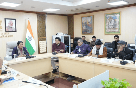 दिल्ली : सीएम रेखा गुप्ता ने ट्रांस-यमुना क्षेत्र के लिए 728 करोड़ रुपए की परियोजनाओं को मंजूरी दी