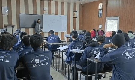 राजौरी में सेना की पहल से सपने पूरे कर रहे युवा, मुफ्त कोचिंग की सुविधा बनी मददगार