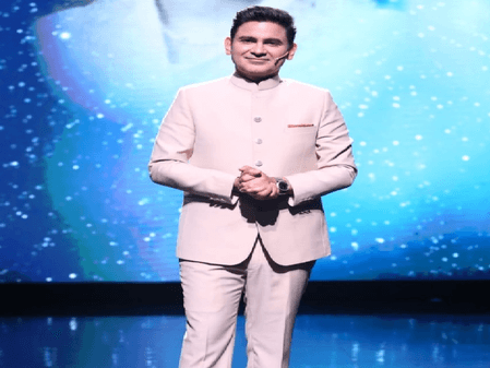 ‘कृष्ण-राधा से रणभूमि तक’ शो हाउसफुल, मनोज मुंतशिर ने फैंस और टीम का जताया आभार