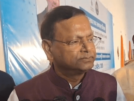 राहुल गांधी गलतियों को छिपाने के लिए लहरा रहे संविधान की लाल किताब : पंकज चौधरी