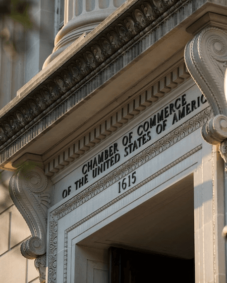 अमेरिकी चैंबर ऑफ कॉमर्स ने एच-1बी वीजा को लेकर ट्रंप प्रशासन पर मुकदमा दायर किया