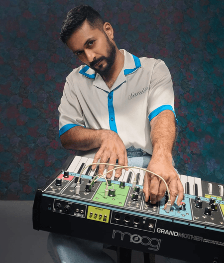 करण कुलकर्णी का म्यूजिक एल्बम 'वन' रिलीज, चार खूबसूरत गाने शामिल