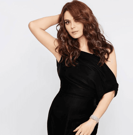 प्रीति जिंटा: एक सिक्के ने तय किया भविष्य, हेड आया और बन गईं बॉलीवुड की 'डिंपल गर्ल'