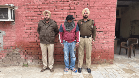 मोगा पुलिस की बड़ी कार्रवाई, 52 हजार की नकली भारतीय मुद्रा और गाड़ी समेत आरोपी गिरफ्तार