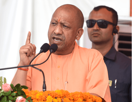 मिलावटखोरी सामाजिक अपराध, चौराहों पर लगाई जाएं मिलावटखोरों की तस्वीरें : सीएम योगी