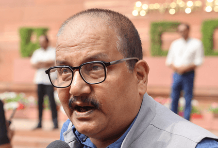 मनोज झा ने बिहार सरकार से पूछा, 'एक भी बांग्लादेशी या विदेशी मिला तो कौन जिम्मेदार?'