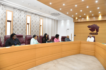 जिम्बाब्वे डेलीगेशन ने इंडस्ट्री, ट्रेड और एजुकेशन के फील्ड में गुजरात के साथ रिश्ते बढ़ाने में दिखाई दिलचस्पी