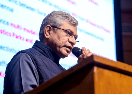 कर्नाटक विपक्ष नेता ने रेल मंत्री को पत्र लिखकर पश्चिम बंगाल-बेंगलुरु ट्रेनों से बांग्लादेशी घुसपैठ की चिंता जताई