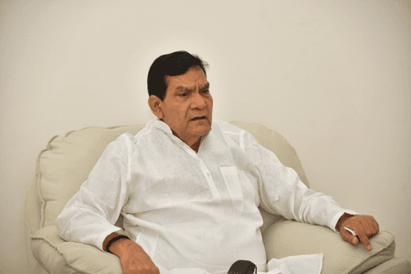 वाराणसी में बिजली व्यवस्था पर सख्ती, ऊर्जा मंत्री बोले- ट्रिपिंग बिल्कुल बर्दाश्त नहीं