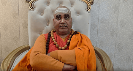 न्यूयॉर्क मेयर के शपथग्रहण के बाद भारत में छिड़ी बहस, संतों ने गीता-रामायण पर हाथ रख शपथ की मांग उठाई