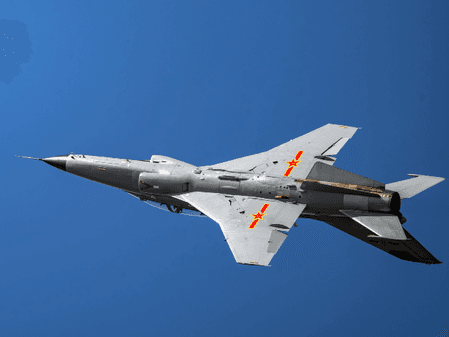 अमेरिकी फ्लाइट स्कूलों का चीनी पायलटों को ट्रेनिंग देना चिंताजनक: सीनेटर बैंक्स