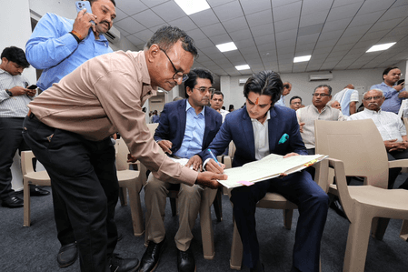 महाआर्यमन बने एमपीसीए के सबसे युवा अध्यक्ष, पिता के साथ गणेश मंदिर में पूजा-अर्चना