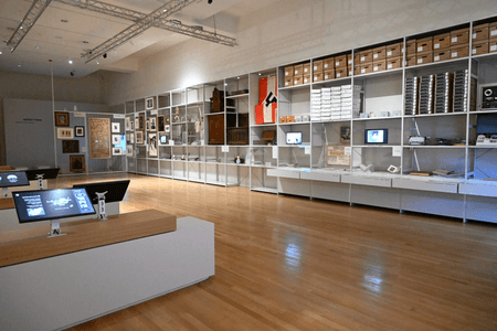 होलोकॉस्ट में मारे गए 60 लाख यहूदियों में से 50 लाख की पहचान हुई