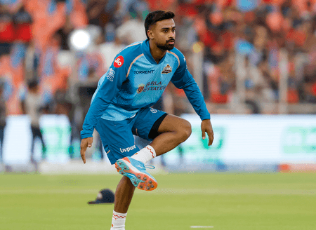 भारत-अफगानिस्तान टेस्ट: जडेजा और अक्षर की जगह सुथार और दुबे की टेस्ट में एंट्री, प्रथम श्रेणी में ऐसा रहा है रिकॉर्ड