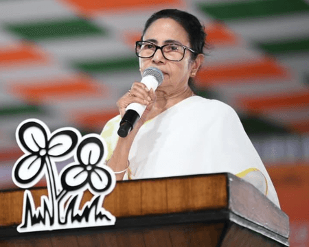 ममता बनर्जी का केंद्र पर हमला, बोलीं– वोटिंग अधिकार छीनने नहीं दूंगी