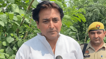 रामभद्राचार्य के बयान पर सपा विधायक उमर अली का पलटवार, कहा– धर्म गुरुओं को जोड़ने की बात करनी चाहिए