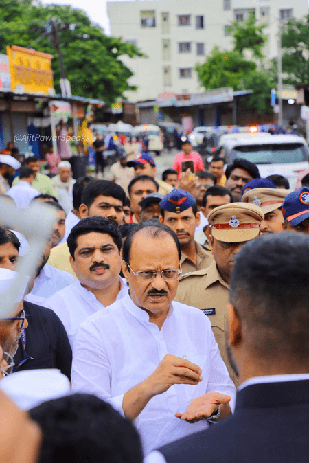 'मेरे खिलाफ भी दर्ज करें केस' हिंजेवाड़ी दौरे के दौरान उपमुख्यमंत्री अजित पवार का सख्त संदेश