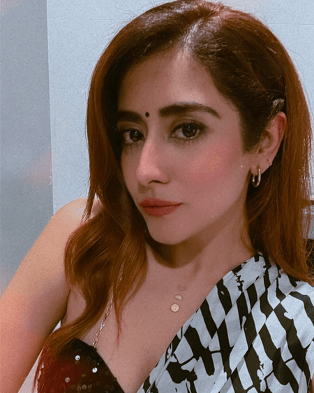 'लाइव परफॉर्मेंस' चुनौतीपूर्ण लेकिन मजेदार होती है : जोनिता गांधी