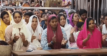 टी20 विश्व कप से पहले भारतीय महिला टीम ने लिया भगवान महाकाल का आशीर्वाद, भस्म आरती में शामिल हुईं खिलाड़ी