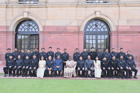 भारतीय रेलवे के प्रोबेशनरी अधिकारियों ने राष्ट्रपति द्रौपदी मुर्मु से की मुलाकात