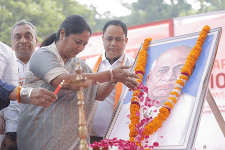 सरदार वल्लभभाई पटेल की दूर की सोच ने लोगों को एक साथ लाया: रेखा गुप्ता