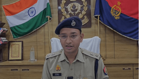 मथुरा में पकड़े गए 90 बांग्लादेशी, ईंट-भट्ठे पर मजदूरी करते थे सब