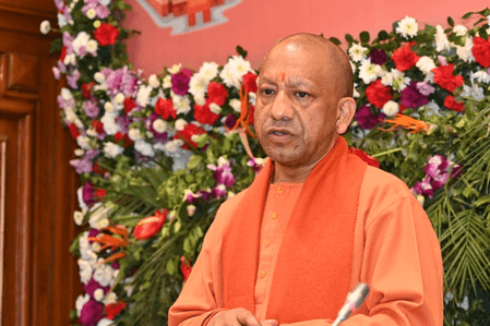 सीएम योगी ने प्रदेशवासियों को लिखा पत्र, कहा- यूपी अब 'उपद्रव से उत्सव' की ओर