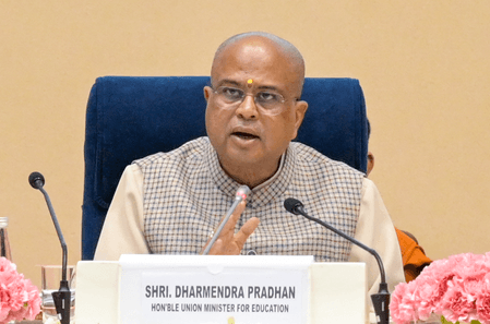 पश्चिम बंगाल चुनाव: मालदा में सात अधिकारियों को बंधक बनाए जाने को लेकर धर्मेंद्र प्रधान ने ममता सरकार पर साधा निशाना