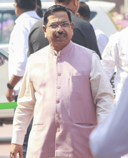 केंद्र ने कर्नाटक के आम किसानों के लिए मुआवजे का किया ऐलान, प्रल्हाद जोशी ने पीएम मोदी का जताया आभार