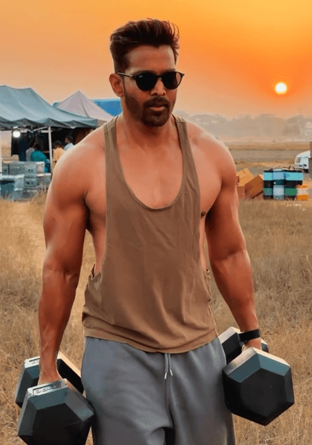 'फोर्स 3' के लिए जी-जान से मेहनत कर रहे हर्षवर्धन राणे, न्यूटन के लॉ के जरिए दिखाई ट्रेनिंग की झलक