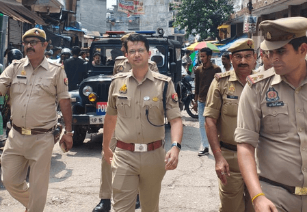 गौतमबुद्धनगर पुलिस ने बारावफात जुलूस की सुरक्षा व्यवस्था का किया गहन निरीक्षण