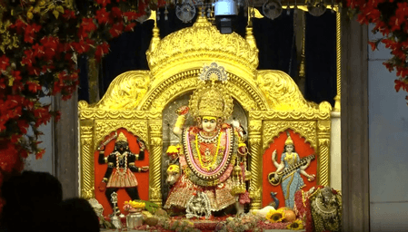चैत्र नवरात्र की महानवमी पर मंदिरों में खास रौनक, भक्त कर रहे मां सिद्धिदात्री की आराधना