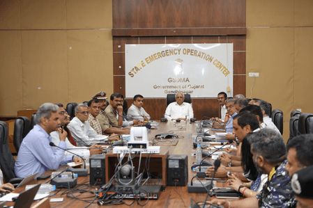 गुजरात : सीएम भूपेंद्र पटेल ने आवश्यक वस्तुओं की आपूर्ति और मूल्य नियंत्रण के लिए प्रशासन को दिए सख्त निर्देश