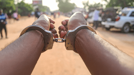 दिल्ली : द्वारका में पुलिस की त्वरित कार्रवाई, दो कुख्यात स्नैचर ढाई घंटे में गिरफ्तार