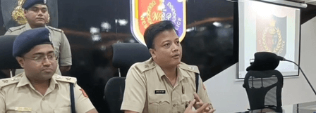 डायमंड हार्बर पुलिस ने विशेष अभियान के तहत 1,000 किलोग्राम प्रतिबंधित पटाखे किए जब्त