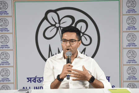 एसआईआर को लेकर टीएमसी की बड़ी बैठक, सांसदों और विधायकों समेत करीब 24,000 पार्टी कार्यकर्ता हुए शामिल