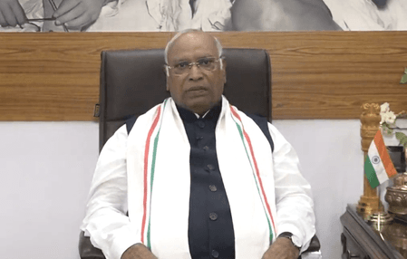 मल्लिकार्जुन खड़गे समेत नेताओं ने गणेश शंकर विद्यार्थी की जयंती पर दी श्रद्धांजलि