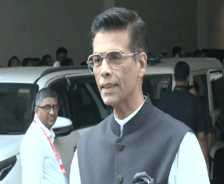 आरएसएस शताब्दी समारोह में पहुंचे बॉलीवुड के बड़े चेहरे, मोहन भागवत के विचारों से प्रेरित हुए करण जौहर